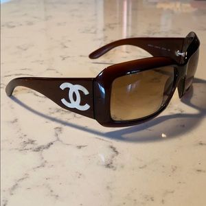 CHANEL Mother of Pearl CC Sunglasses